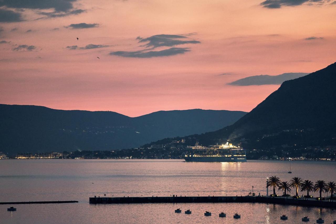 La Fleur Boutique Hotel Tivat Exterior photo